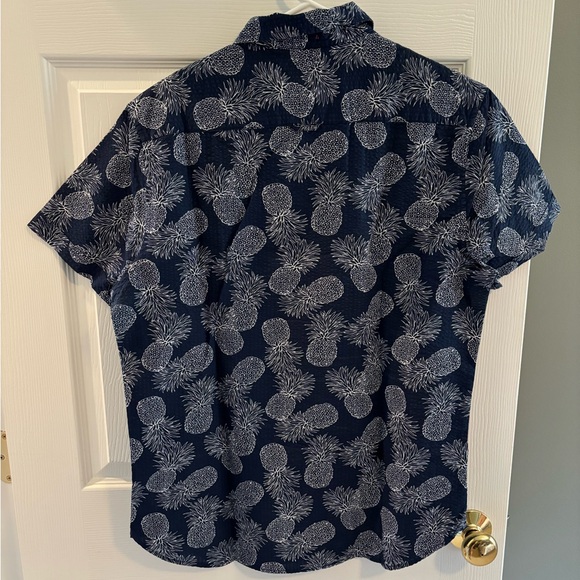 Men’s Casual Shirt - Picture 2 of 3